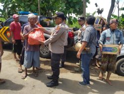 Polres Situbondo Salurkan Bantuan Bagi Warga Terdampak Banjir di Kecamatan Kendit