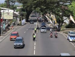 Antisipasi Kemacetan H+3 Lebaran, Polres Batu Terapkan Satu Arah Menuju Kota Batu