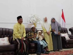 Momen Indah saat Penyandang Disabilitas Hadiri Open House Bupati Bojonegoro