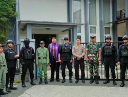 Polisi Malang Kota Jaga Jalannya Jumat Agung Sejumlah Gereja di Kota Malang