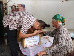 Satreskrim Polres Malang Salurkan Paket Sembako Khusus Lansia