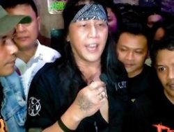 Rocker Roy Jeconiah: Nonton Musik Rock Boleh, Tapi Tidak Perlu Berantem