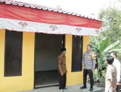 Kapolresta Malang Kota Sambangi Rumah Bapak Roni yang Telah Rampung Pembangunannya