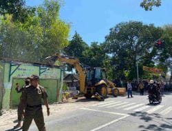 Kembalikan Sesuai Fungsinya, Pemkab Bojonegoro Tertibkan Bangunan di Atas Saluran Air