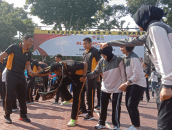Lomba Pasang Sarung Mewarnai Olahraga Bersama Jelang HUT ke-75 Polwan 2023