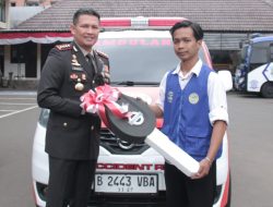 Tepat di HUT RI ke -78, Polresta Malang Kota Bantu 1 Unit Mobil Ambulans untuk Relawan Estehanget