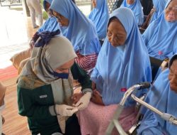 Puluhan Lansia Dapat Pemeriksaan Gratis dari Tim Sidokkes Polresta Malang Kota