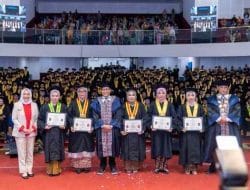 Bupati Bojonegoro Minta Wisudawan RPL Desa Buat Karya Nyata untuk Warga