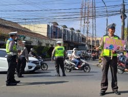 Polantas Kota Batu Turun ke Jalan Himbau Larangan Penggunaan Knalpot Brong