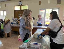 Pertahankan Bojonegoro Bebas Rabies, Disnakkan Beri Vaksin Gratis Ratusan Kucing