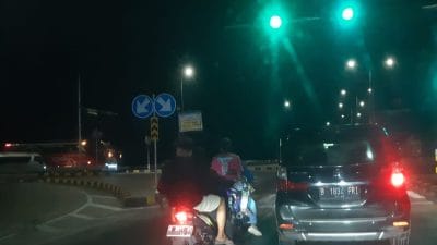 Exit Tol Gending Probolinggo Jadi Arena Balap Liar