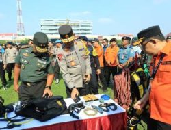Jelang Tahapan Pemilu 2024, Kapolda Jatim Cek Logistik Penanggulangan Bencana