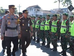 Apel Gelar Pasukan Operasi Lilin, Kapolres Batu Cek Persiapan Anggota Jelang Nataru