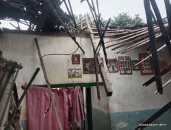 Angin Kencang di Turen Kab Malang Ambrukan Rumah Warga