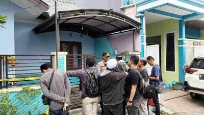 Dayang Santi, warga Desa Watugede, Kecamatan Singosari, Kabupaten Malang meninggal dunia lantaran diduga menjadi korban kekerasan dalam rumah tangga (KDRT) oleh suaminya sendiri dengan cara diracun