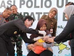Cegah Polio, Pj Bupati Bojonegoro Canangkan Imunisasi Polio Ulang Serentak