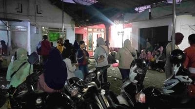 Ratusan Buruh Sortir Surat Suara Pemilu Geruduk Rumah Kordinator, Tuntut Gaji
