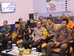 Kapolres Malang Cek Situasi Malam Pergantian Tahun 2023 Melalui Layar Monitor