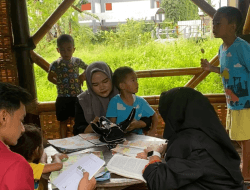 Mahasiswa UMM Kembangkan Pola Pikir Anak Usia Dini dengan Literasi Baca Tulis
