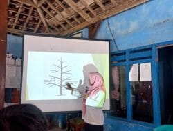 Sosialisasi Perawatan Tanaman Durian, PMM Kelompok 42 Menghadirkan Narasumber dari BPP Kecamatan Jatirejo