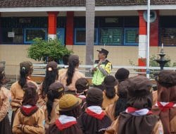 Mahasiswa PMM UMM: Sosialisasi Bahaya Bullying Berkolaborasi dalam Kegiatan Perjusa SDN 01 Sumbersuko
