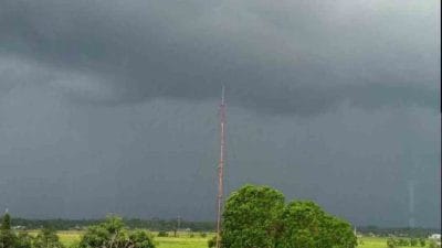 Februari Puncak Musim Hujan, Waspada Angin Kencang dan Petir