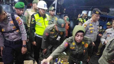 Ratusan Botol Miras Diamankan Aparat Gabungan Kota Malang