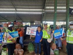 Kunjungi Pasar Karangploso, Satlantas Polres Malang Sosialisasikan Operasi Keselamatan Semeru 2024