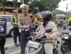30 Bungkus Takjil Dibagikan Satlantas Polresta Malang Kota