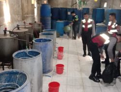 Polres Malang Amankan Rumah Miras Ilegal yang Bisa Produksi 500 Liter Per Hari