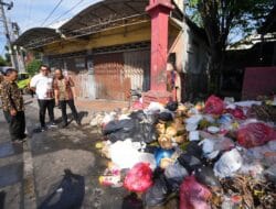 Pj Walikota Mojokerto Tinjau Gundukan Sampah di Kelurahan Kedundung