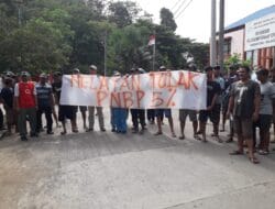 Ratusan Nelayan di Sendang Biru Lakukan Aksi Tolak PNPB 5 Persen