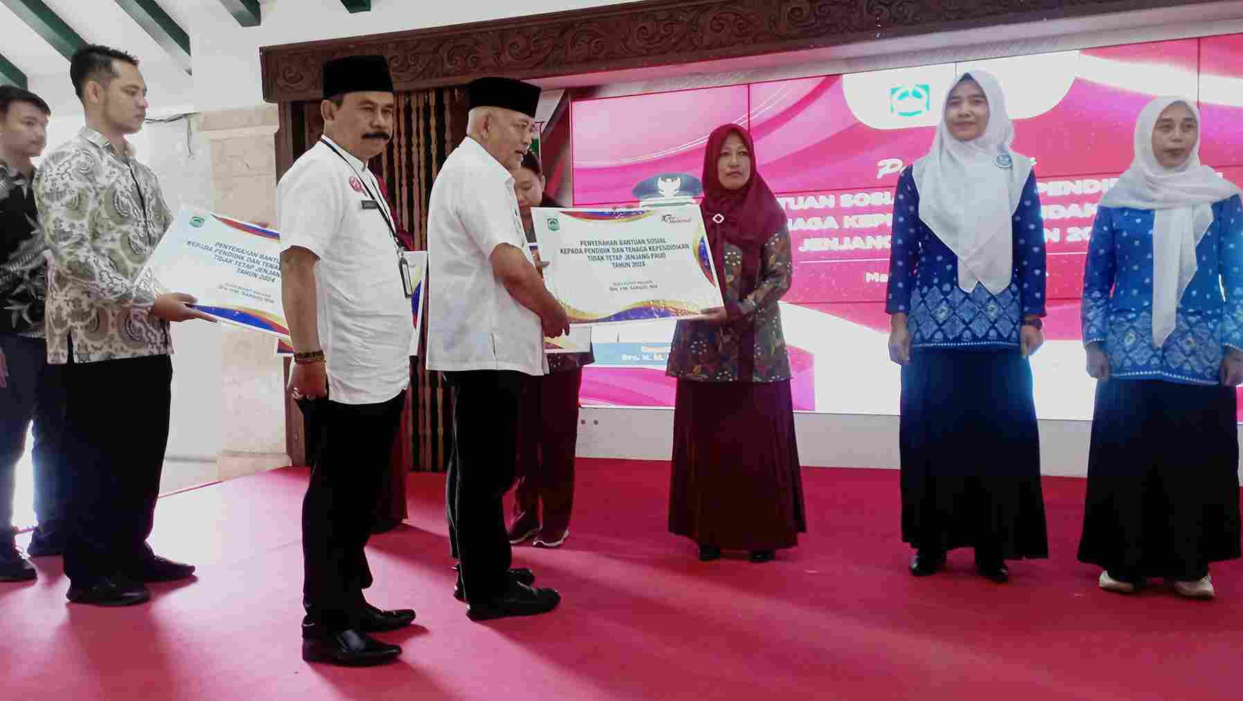 13.021 Guru dan Tenaga Pendidik Non ASN di Kabupaten Malang Mendapat Insentif Rp500