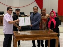 Hadiri Rapat Paripurna DPRD, Pj Bupati Bojonegoro Paparkan LKPJ Tahun 2023
