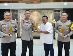 Sukses Amankan Pemilu Damai, PWI Jatim Beri Penghargaan Kapolda Jatim