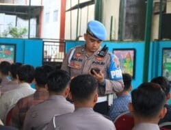 Antisipasi Judi Online, Propam Polres Malang Periksa Ponsel Anggota