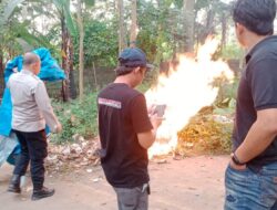 Polisi Bakar Lokasi Sabung Ayam di Dusun Cokro Pakis Malang