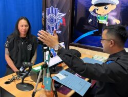Vokalis Boomerang Roy Jeconiah Apresiasi Pelayanan Satpas SIM Polres Batu