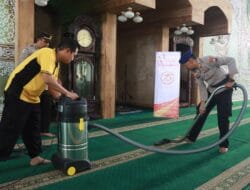 Bakti Religi Jelang Hari Bhayangkara ke-78, Polres Malang Bersihkan Tempat Ibadah
