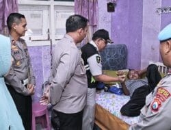 Peduli Kesehatan Anggota, Wakapolresta Malang Kota Sambangi Anggota yang Sakit