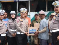 Peringati Hari Bhayangkara ke-78, Polres Batu Blusukan Bagikan Paket Sembako