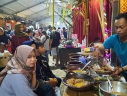 Blitar Djadoel Pedagang Kebanjiran Omset