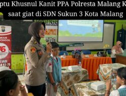 Polwan Polresta Malang Kota Ajari Siswa Gunakan Internet Secara Aman