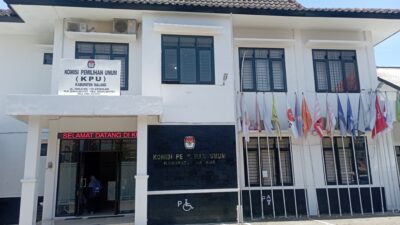 FT. Kantor Komisi Pemilihan Umum (KPU) Kabupaten Malang. (Memox.co.id/nif).