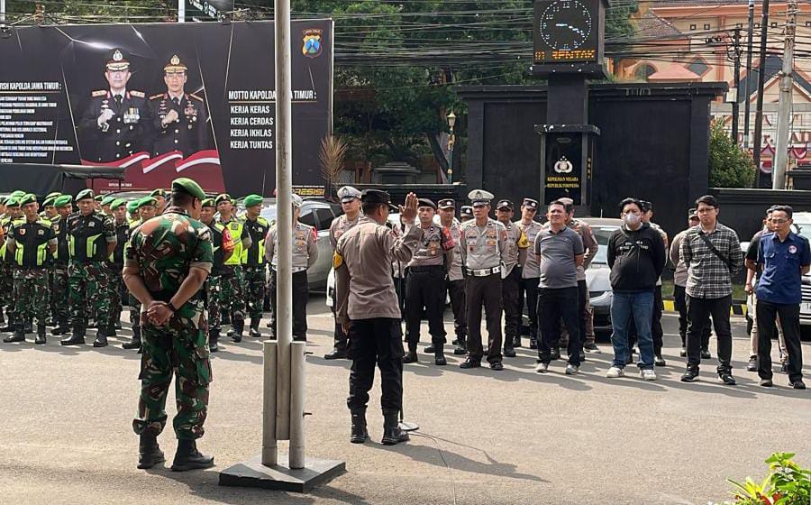 APEL: Polresta Malang Kota saat menggelar Apel Pasukan Ops Mantab Praja Semeru 2024
