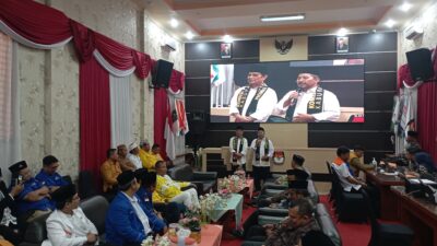 FT. Iring-iringan bakal pasangan calon Bupati dan Wakil Bupati Malang Gunawan Wibisono dan dokter Umar Usman mendaftar ke KPU Kabupaten Malang. (Foto:nif).
