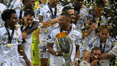Ft: Kylian Mbappe memenangi Piala Super Eropa bersama team Real Madrid di stadion Warsawa. (ist).