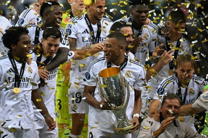 Ft: Kylian Mbappe memenangi Piala Super Eropa bersama team Real Madrid di stadion Warsawa. (ist).