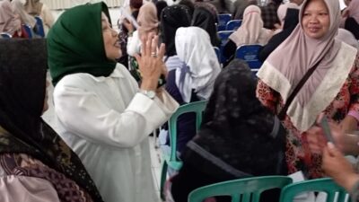 FT. Lathifah Shohib saat Turun Bareng (Turba) di Gedung Muslimat NU, Kecamatan Bululawang, Kabupaten Malang.