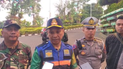 FT. Dishub Kota Batu lakukan apel penutupan operasi gabungan untuk menertibkan jukir nakal di Kota Wisata Batu Jumat (20/9) sore dan saat lakukan OTT kepada oknum jukir yang tidak memberikan karcis. (MemoX/mf)